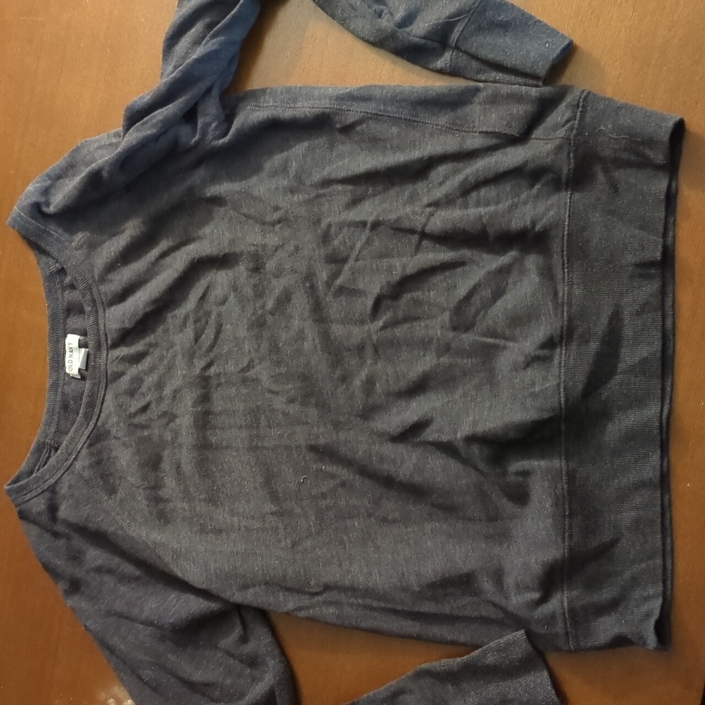 Lightweight crewneck
